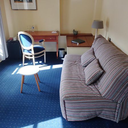 Logis Hotel & Restaurant - Les Hauts De Montreuil Montreuil  Εξωτερικό φωτογραφία